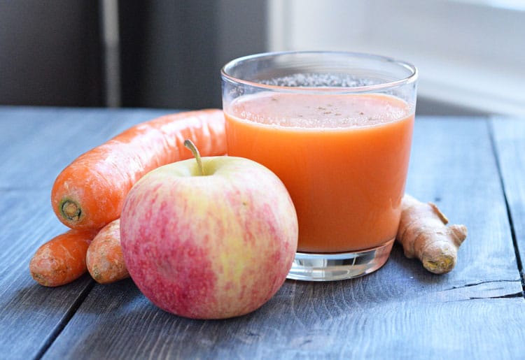 Apple Carrot Tumeric Juice